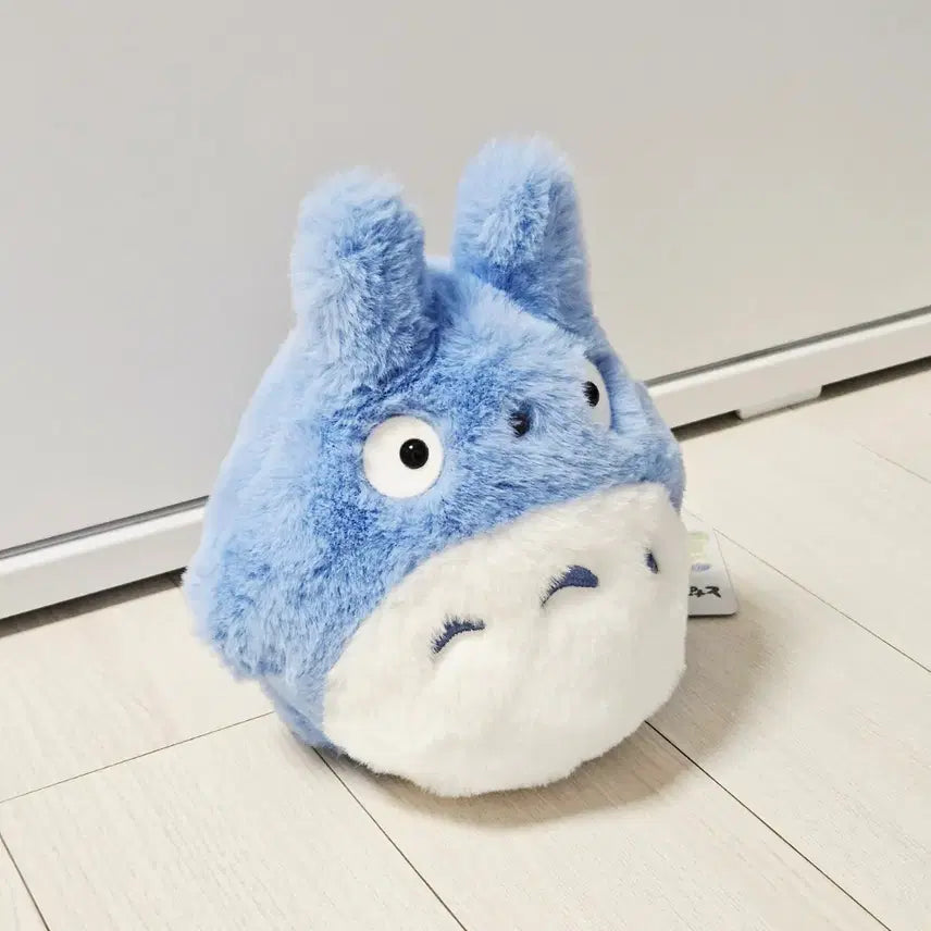 [BUNJANG] Studio Ghibli My Neighbor Totoro Nakayoshi Medium Totoro Plush / 지브리 이웃집 토토로 나카요시 중토토로 인형