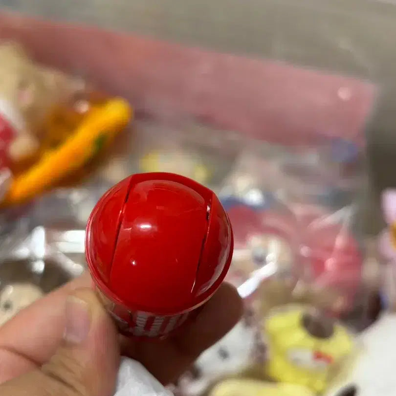 [BUNJANG] Sanrio Mamemon Trash Can Miniature Gacha / 산리오 빨간 마멜 휴지통 미니어처 가챠