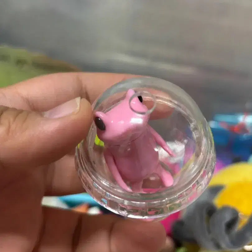 [BUNJANG] Pink Frog Gacha Figure / 핑크 개구리 피규어 가챠