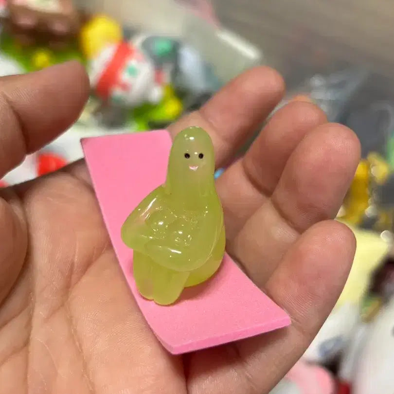 [BUNJANG] Glow-in-the-dark Yoga Figure Gachapon / 요가하는 야광 피규어 가챠