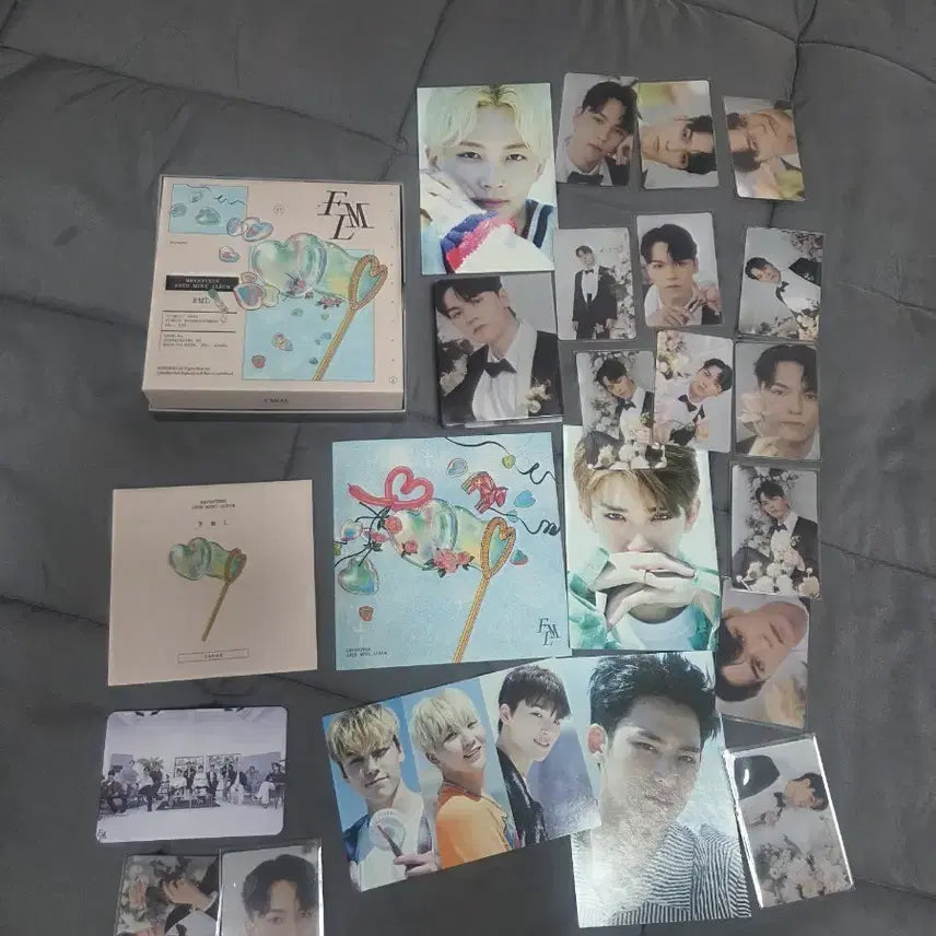 [BUNJANG] SEVENTEEN FM:FIVE;MUSES Photobook &amp; Photocard Bundle Set / 세븐틴 SEVENTEEN FM:FIVE;MUSES 포토북 포토카드