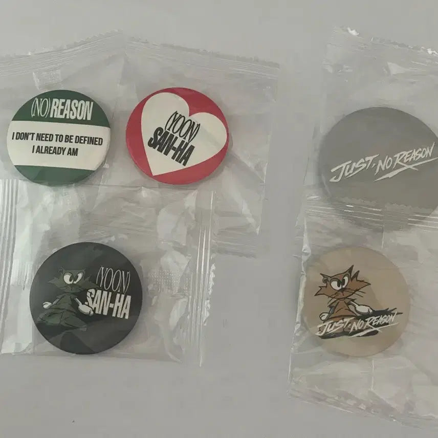 [BUNJANG] ASTRO Yoon San-ha Lucky Draw Badge &amp; Mirror Set / 윤산하 뱃지 손거울 세트