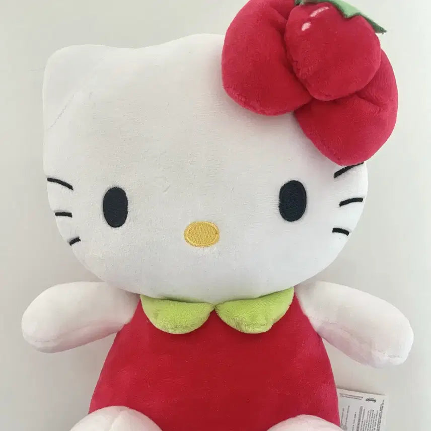 [BUNJANG] Sanrio Strawberry Hello Kitty Plush Doll / 산리오 딸기 키티 헬로키티 인형