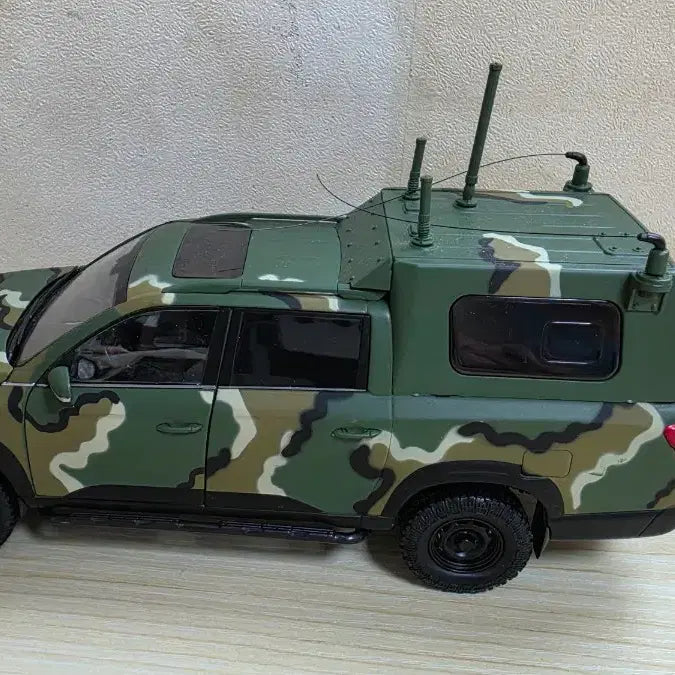 [BUNJANG] Rexton Sports Khan Military 1:24 Scale Model (Damaged) / 렉스턴 스포츠 칸 밀리터리 1:24 (하자품)