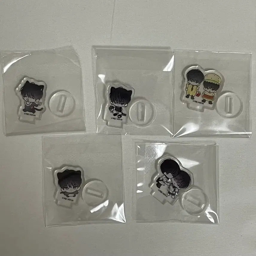 [BUNJANG] Wolyoilui Guwonja Wolgu Gacha (Sealed) / 월요일의 구원자 월구 가챠