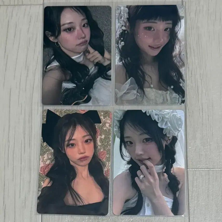 [BUNJANG] QWER Ceremony Booklet Hina Photocard / QWER Ceremony 북클릿 히나 포카