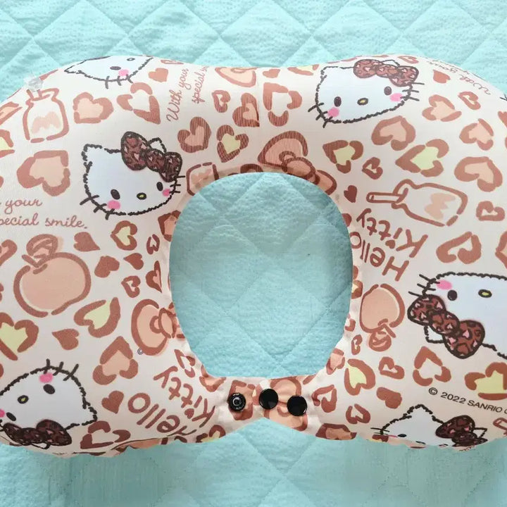 [BUNJANG] Hello Kitty Leopard Pattern Inflatable Neck Pillow / 헬로키티 에어 목베개 레오파드 패턴 새상품