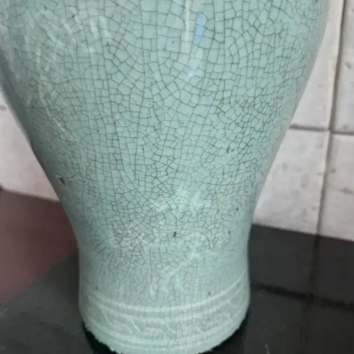 [BUNJANG] North Korean Celadon Vase with Crane Motif / 북한 도자기 운학문 도자기 장작가마