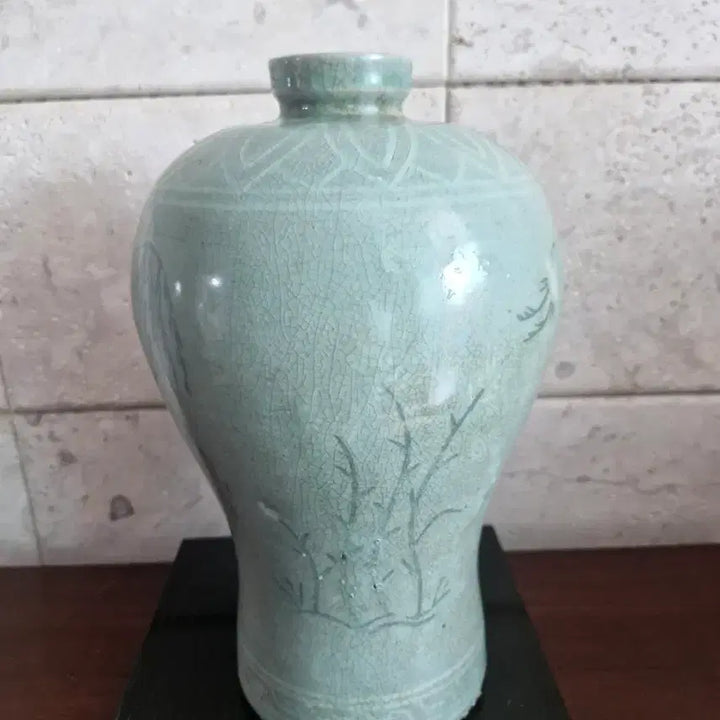 [BUNJANG] North Korean Celadon Porcelain Vase with Willow and Cloud Crane Motif / 북한 도자기 청자 버드나무 운학문 도자기 장작가마