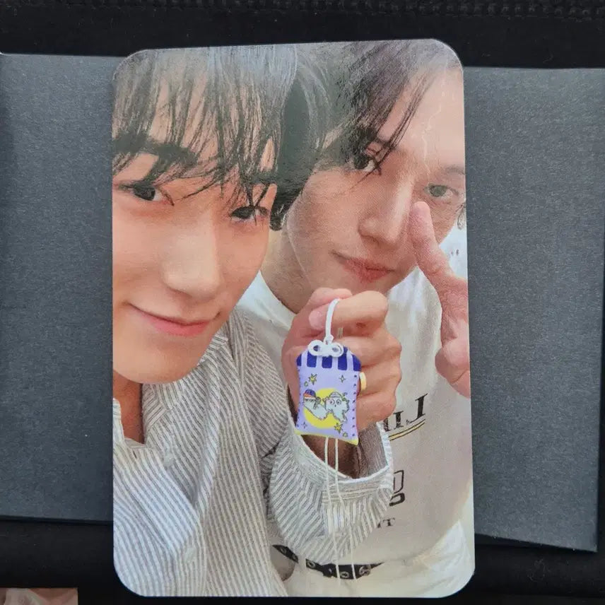 [BUNJANG] ATEEZ Fanmeeting Woosan Unit Photocard &amp; Omamori Set / 에이티즈 팬미팅 우산 유닛포카+오마모리 set