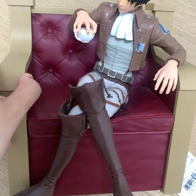 [BUNJANG] Attack on Titan Levi Figure Popcorn Bucket Universal Studios Japan Limited Edition / 진격의거인 리바이 피규어 팝콘통 유니버설스튜디오 제팬 한정판