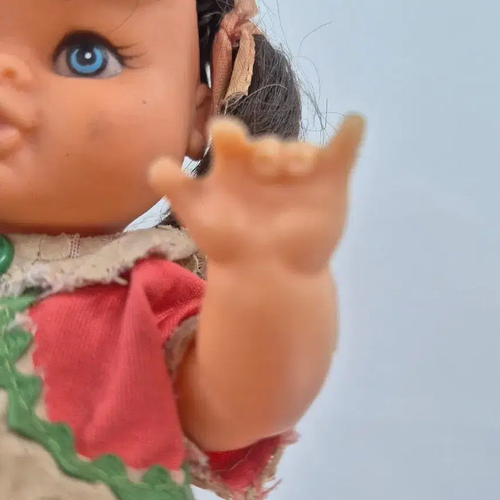 [BUNJANG] Vintage Hong Kong Doll "I Love You" Pose / 빈티지 홍콩돌 :) I love You 손동작 하는 아이 