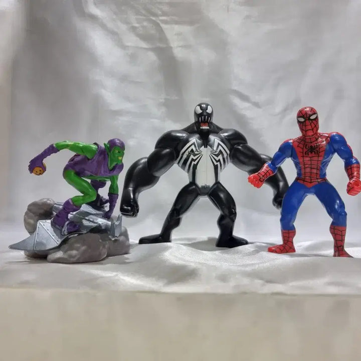 [BUNJANG] Marvel Spider-Man, Venom, Green Goblin Mctoy Figure Bundle Set / 마블 스파이더맨 베놈 그린고블린 맥토이 피규어 일괄