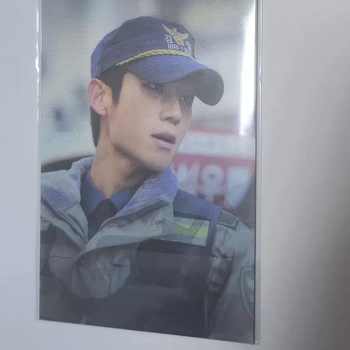 [BUNJANG] Veteran 2 Lenticular Photocard Set (2 Types) / <최저가> 베테랑 2 렌티큘러 포토카드 2종