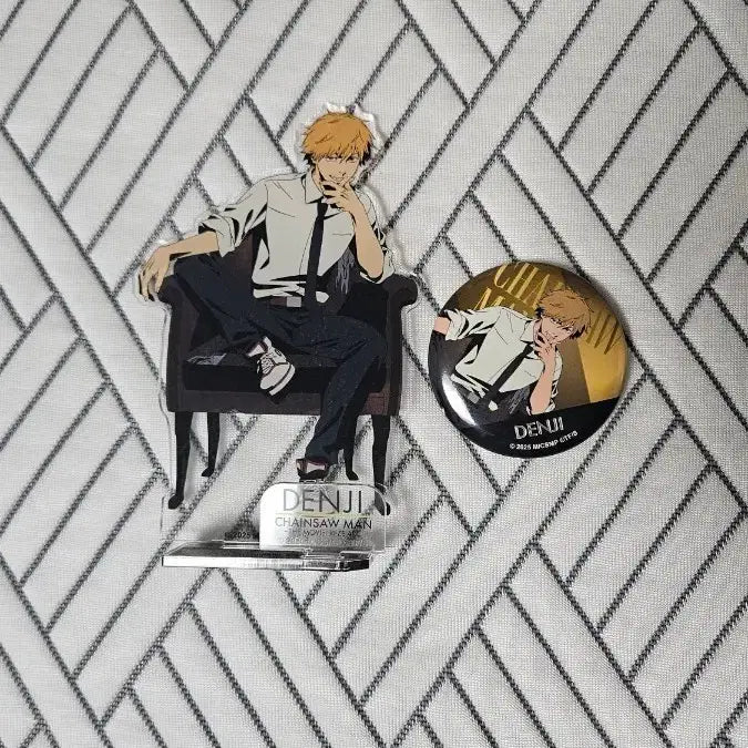[BUNJANG] Chainsaw Man Denji Loft Acrylic Stand &amp; Badge Set / 체인소맨 덴지 로프트 아크릴 스탠드 뱃지