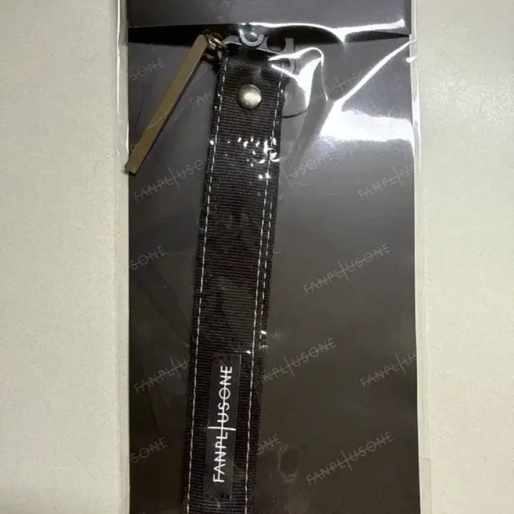 [BUNJANG] G-Dragon Official Lightstick Bundle Set / 지드래곤 응원봉/스트랩/충전배터리 일괄 양도
