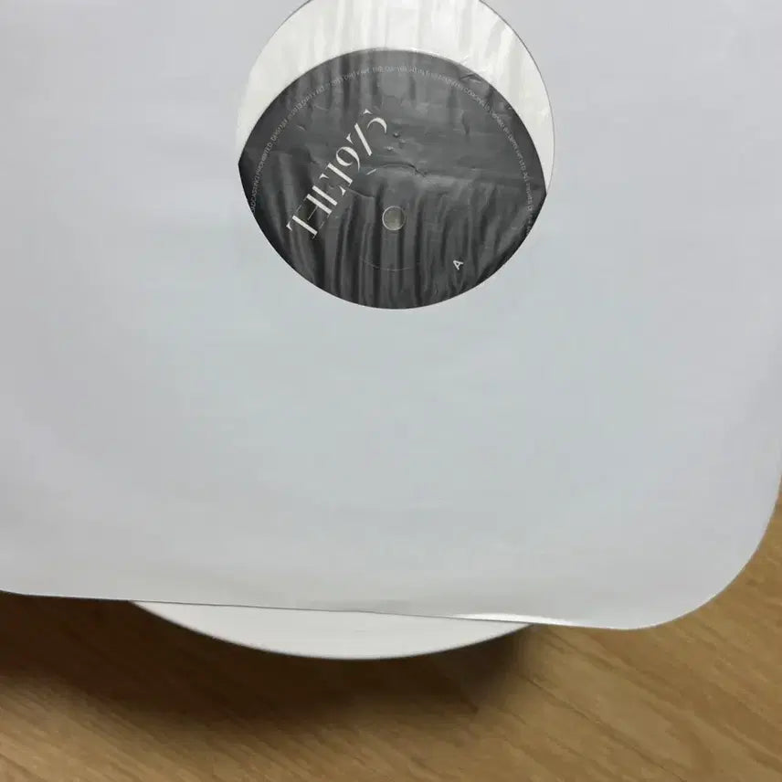 [BUNJANG] The 1975 1st Album Limited Edition White Vinyl / the 1975 1집 한정판