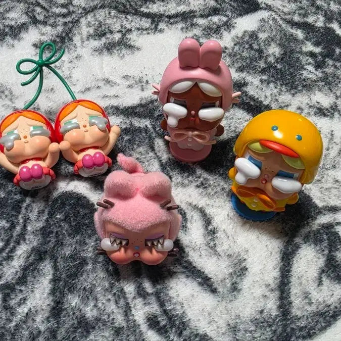 [BUNJANG] Pop Mart Genuine Crybaby Figure Set Bundle / 팝마트 정품 크라잉베이비 피규어 세트 일괄