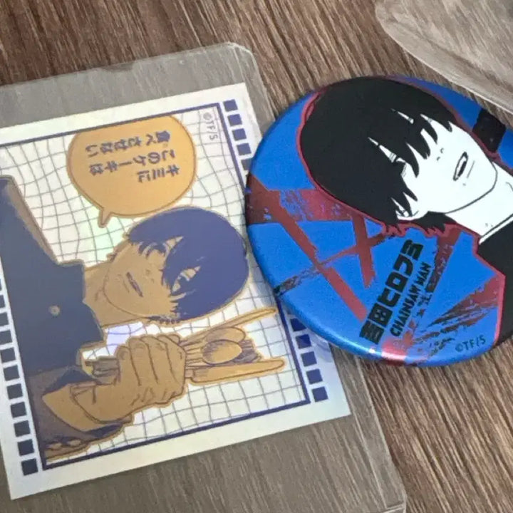 [BUNJANG] Chainsaw Man Yoshida Hirofumi Can Badge &amp; Sticker Set / 체인소맨 요시다 히로후미 캔뱃지 디콜렉션 점프샵 스티커 원화 굿즈