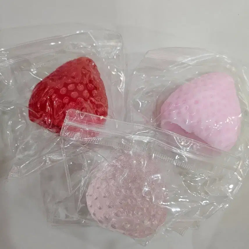 [BUNJANG] Strawberry Mochi Squishy 3-Piece Set / 무배) 딸기말랑이 3개