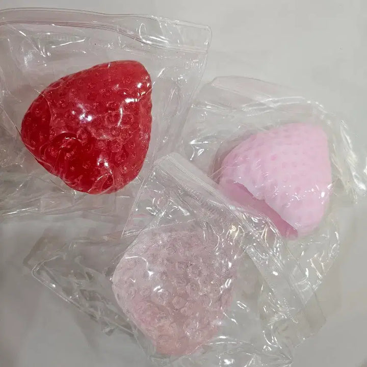 [BUNJANG] Strawberry Mochi Squishy 3-Piece Set / 무배) 딸기말랑이 3개