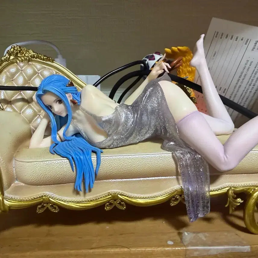 [BUNJANG] IU (as Boa Hancock) One Piece Resin Figurine by Popnía / 아이유 iu 원피스 비비 피규어 레진 팝니아
