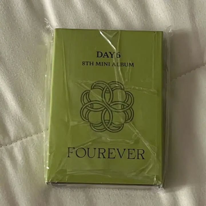 [BUNJANG] DAY6 FOUREVER Welcome To The Show Mini Album (Sealed) / 미개봉] 데이식스 포에버 네모반 웰컴투더쇼 앨범 양도 DAY6 FOUREVER