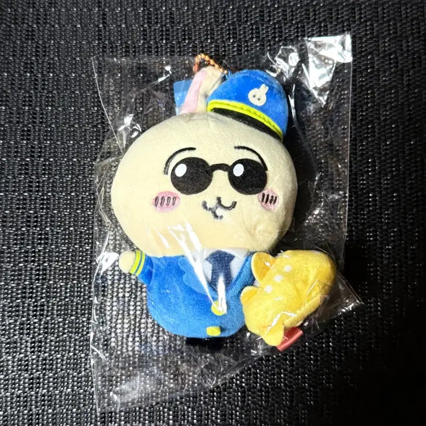 [BUNJANG] Chiikawa Limited Edition Airport Pilot Usagi Mascot / 치이카와 공항 한정 파일럿 우사기 마스코트