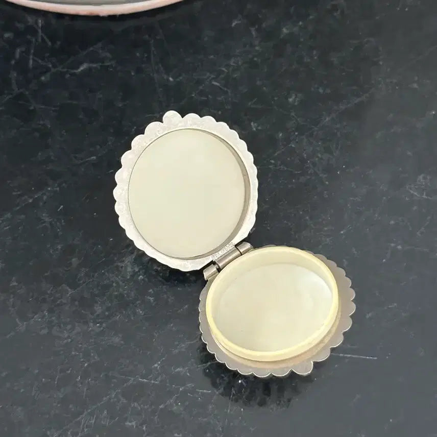 [BUNJANG] French Vintage Pill Box / 프랑스 빈티지 필박스 실플