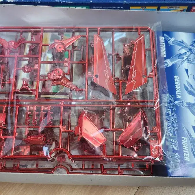 [BUNJANG] Bandai Macross VF-19 Fire Valkyrie 1/100 Special Coating Version / [반다이] 마크로스 VF-19 파이어 발키리 1/100 스페셜 코팅 버전