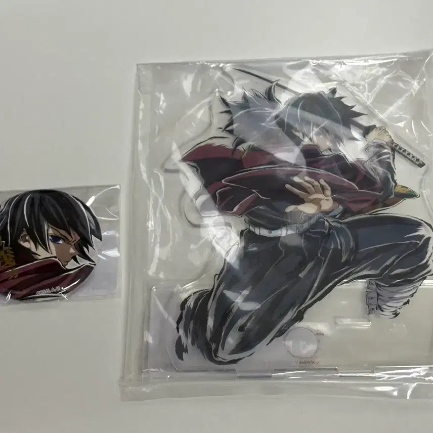 [BUNJANG] Demon Slayer Giyu Web Lottery Acrylic Stand &amp; Can Badge Set / (일괄) 귀칼 기유 웹쿠지 아크릴스탠드캔뱃지 c상e상