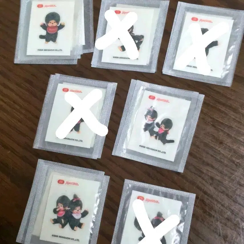 [BUNJANG] Monchhichi Strawberry Wafer Sticker / 몬치치 딸기웨하스 띠부띠부씰