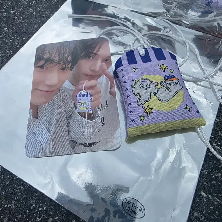 [BUNJANG] Ateez Membersip Usaz Bokjumeoni Photocard / 에이티즈 멤버쉽 우산즈 복주머니 포카 에이티니 ateez