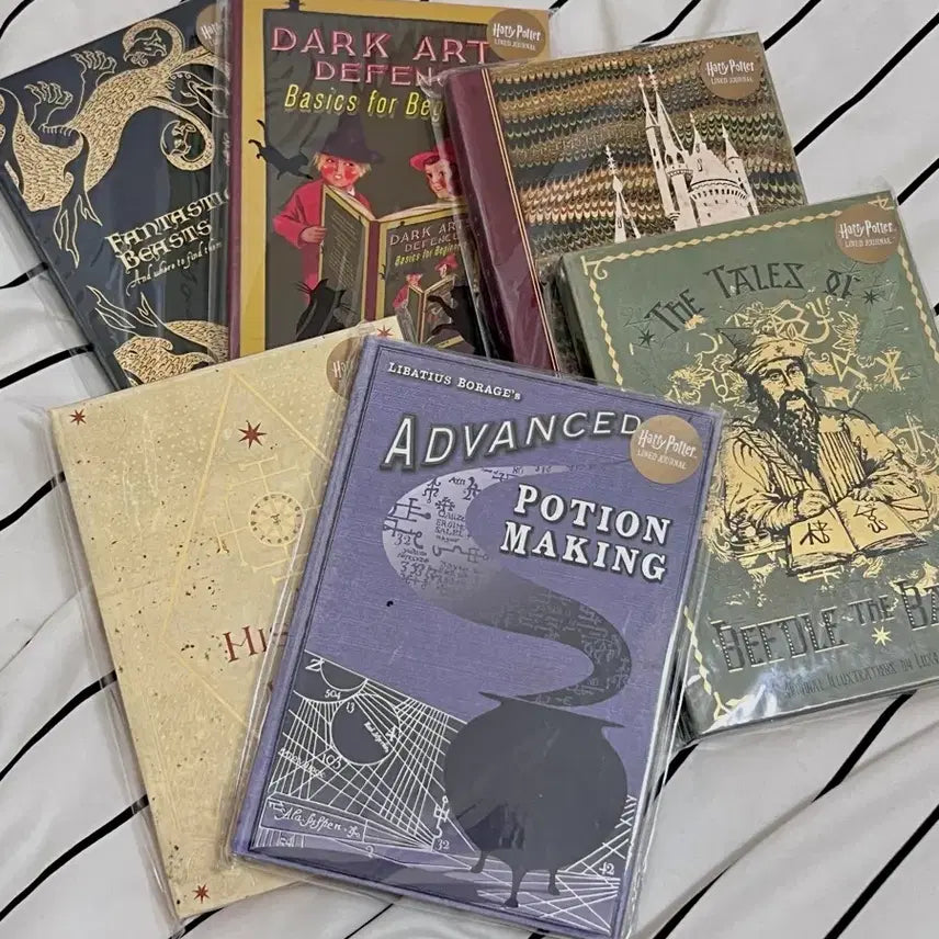 [BUNJANG] Harry Potter Mina Lima Textbook Notebook &amp; Postcard Set Official Merchandise / 해리포터 미나리마 교과서 노트&amp;엽서 정품