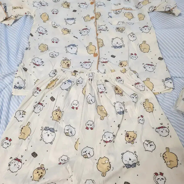 [BUNJANG] Dunjakgwi Pajama Set + Usagi Pouch + Usagi Wizard Plush / 먼작귀 파자마 세트 +우사기 파우치 +우사기 마법사 인형