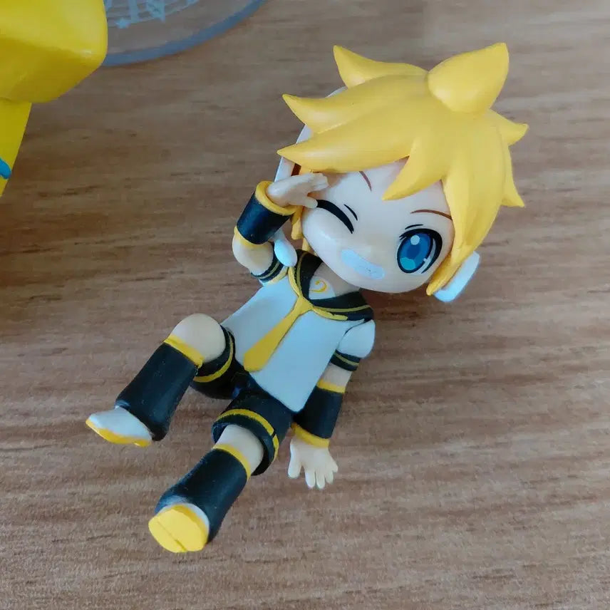 [BUNJANG] Vocaloid Kagamine Len Desk Figure / 보컬로이드 카가미네 렌 데스크 피규어