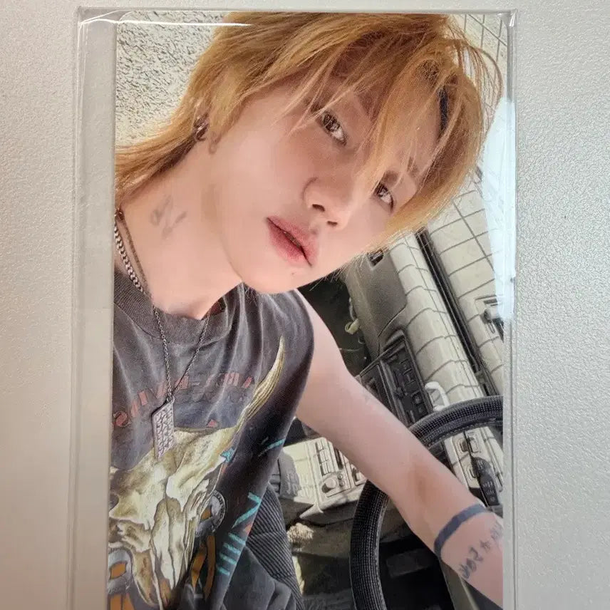 [BUNJANG] Seventeen Vernon x The8 V8 Photocard / 위버스 버논 x 디에잇 V8 (디에잇)