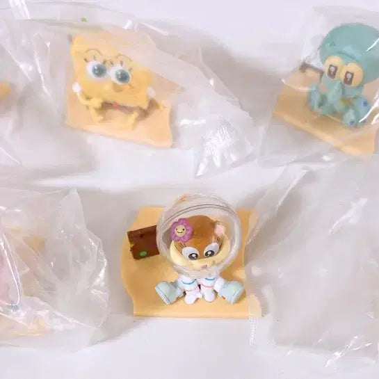 [BUNJANG] SpongeBob SquarePants Baby Figure 6-Piece Bundle Set (Authentic) / [정품] 스폰지밥 베이비 피규어 6종 일괄