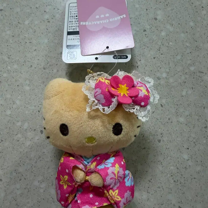 [BUNJANG] Sanrio Kimono Kitty Plush / 산리오 기모니 키티인형