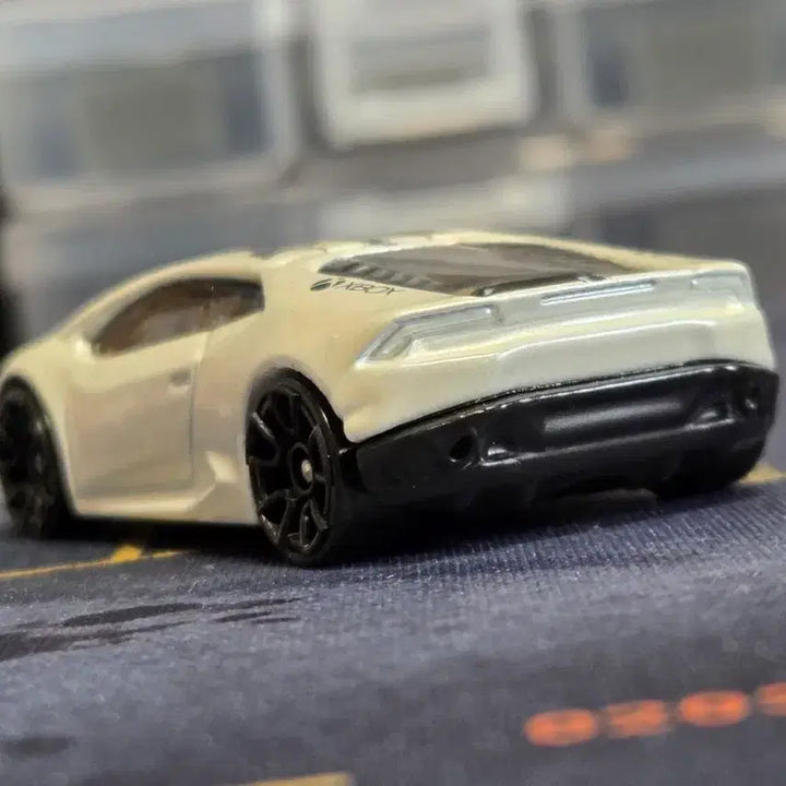[BUNJANG] Hot Wheels Premium Real Riders Lamborghini Huracan Custom Die-cast Car / 핫휠 프리미엄 리얼라이더 람보르기니 우라칸 메탈 하판, 휠 커스텀 작 판매 //  미니지티 토미카