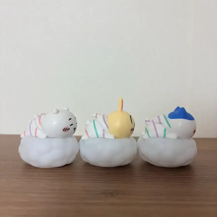 [BUNJANG] Chiikawa Cloud Oyasumi Light Figure Set / 치이카와 구름 오야스미 라이트 피규어 세트