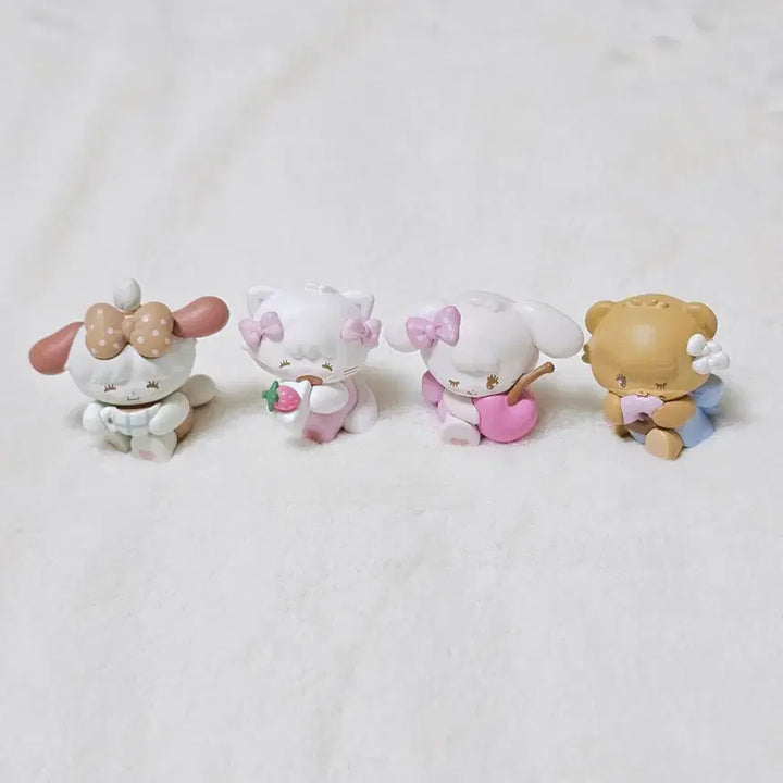 [BUNJANG] Miko Characters Mogumogu Party Gacha Full Set Figures / 미코 캐릭터즈 모구모구파티 풀세트 가챠 피규어