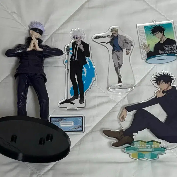 [BUNJANG] Jujutsu Kaisen Acrylic Figure &amp; Poster Bundle / 주술회전 굿즈