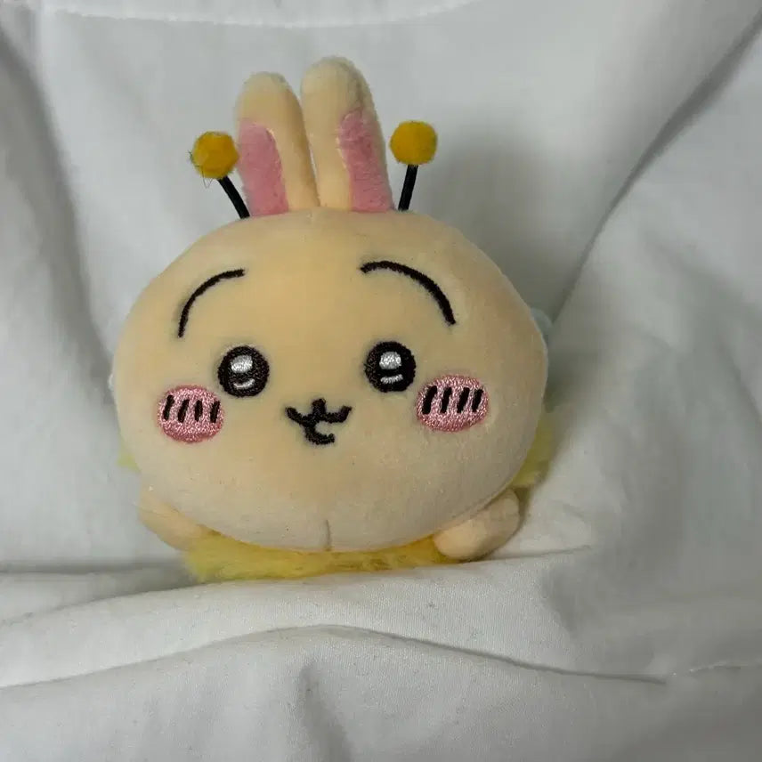 [BUNJANG] Chiikawa Bee Usagi Plush Keychain / 치이카와 꿀벌 우사기 인형 누이 키링