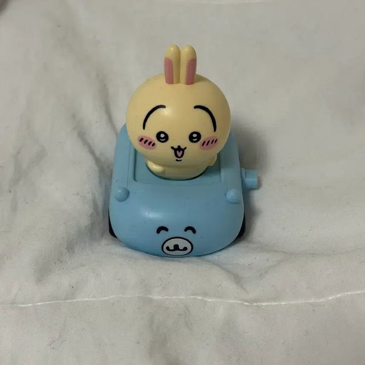 [BUNJANG] Chiikawa Usagi Car Figure / 치이카와 먼작귀 우사기 자동차 피규어
