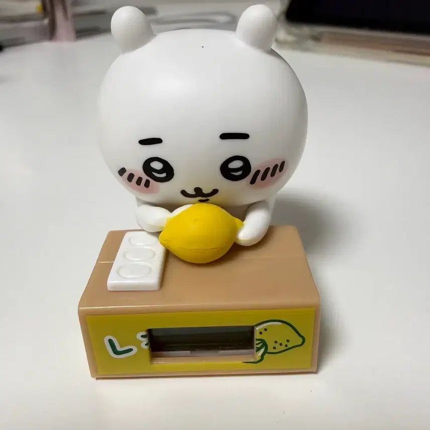 [BUNJANG] Chiikawa Lemon Mini Desk Clock / 레몬 치이카와 미니 탁상 시계