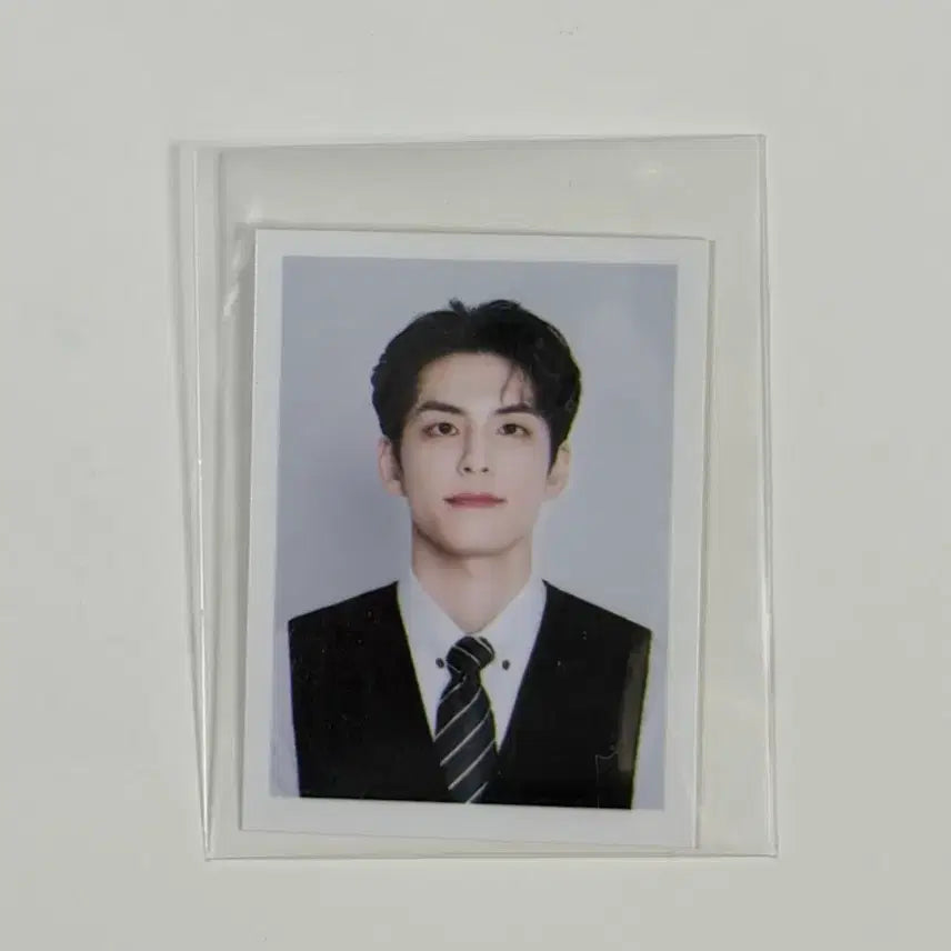 [BUNJANG] Day6 Wonpil 2024 Fanmeeting MD ID Photo Holder with ID Photos / 데이식스 원필 증사 증명사진 2024 팬미팅 MD  ID PHOTO HOLDER