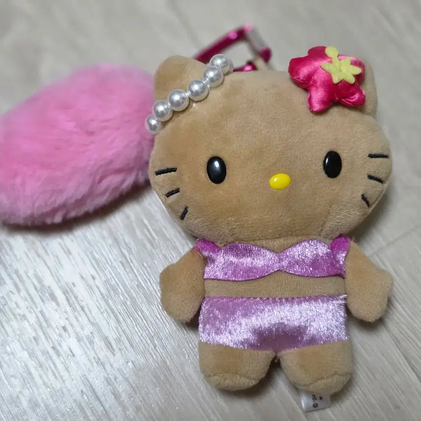 [BUNJANG] Sanrio Tanning Kitty Plush Bikini / 산리오 태닝키티 인형 비키니