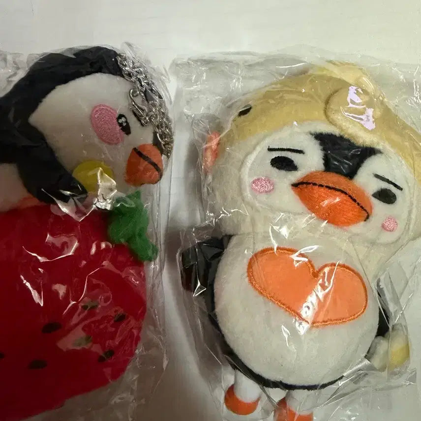 [BUNJANG] 2PM Junho Strawberry Penguin &amp; Fish Bread Doll Bundle Set / 준호 딸기펭 붕어펭 일괄판매 배송비포함