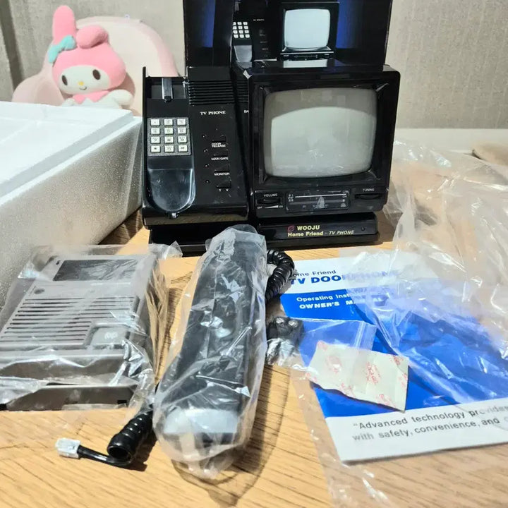 [BUNJANG] Retro Vintage Homefriend TV Telephone (Full Set with Box &amp; Manual) / S급 새제품] 레트로 빈티지 우주 홈프렌드 TV 전화기 (박스풀셋/설명서/화면작동확인)경비실티비